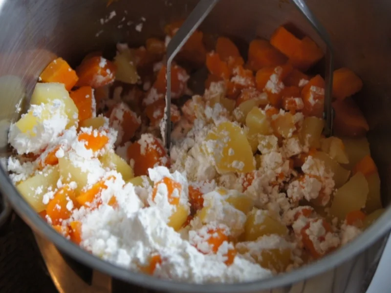 Möhren-Kartoffel-Knödel mit Waldpilzragout - Rezept - Bild Nr. 1554