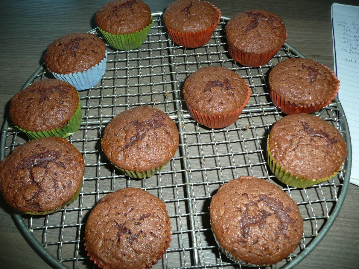 Schoko - Nuss - Kirsch- Muffins 12 Stück - Rezept - Bild Nr. 1590