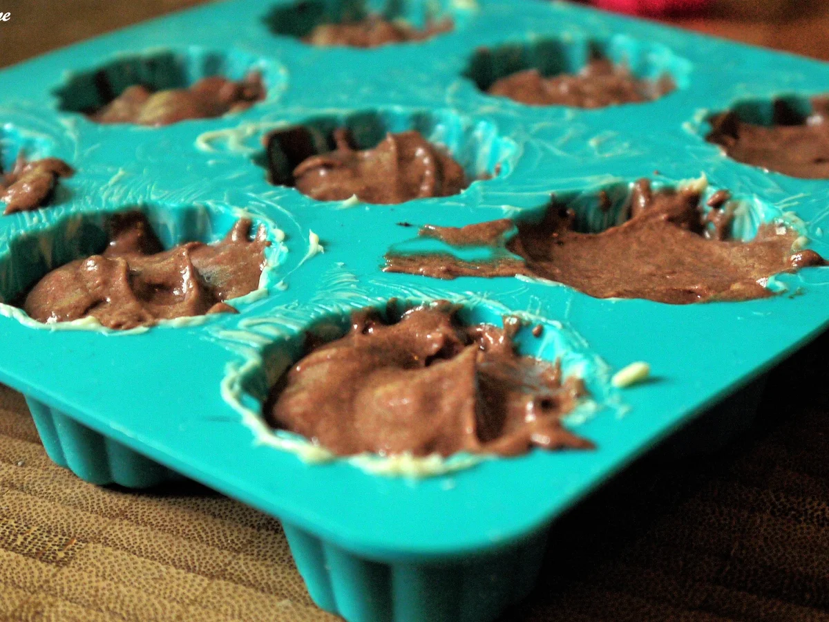 Rezept: Schokoladen-Tonka-Guglhüpfer mit Zitrone Bild Nr. 1633 Schokoladen-Tonka-Guglhüpfer mit Zitrone - Rezept - Bild Nr. 1633