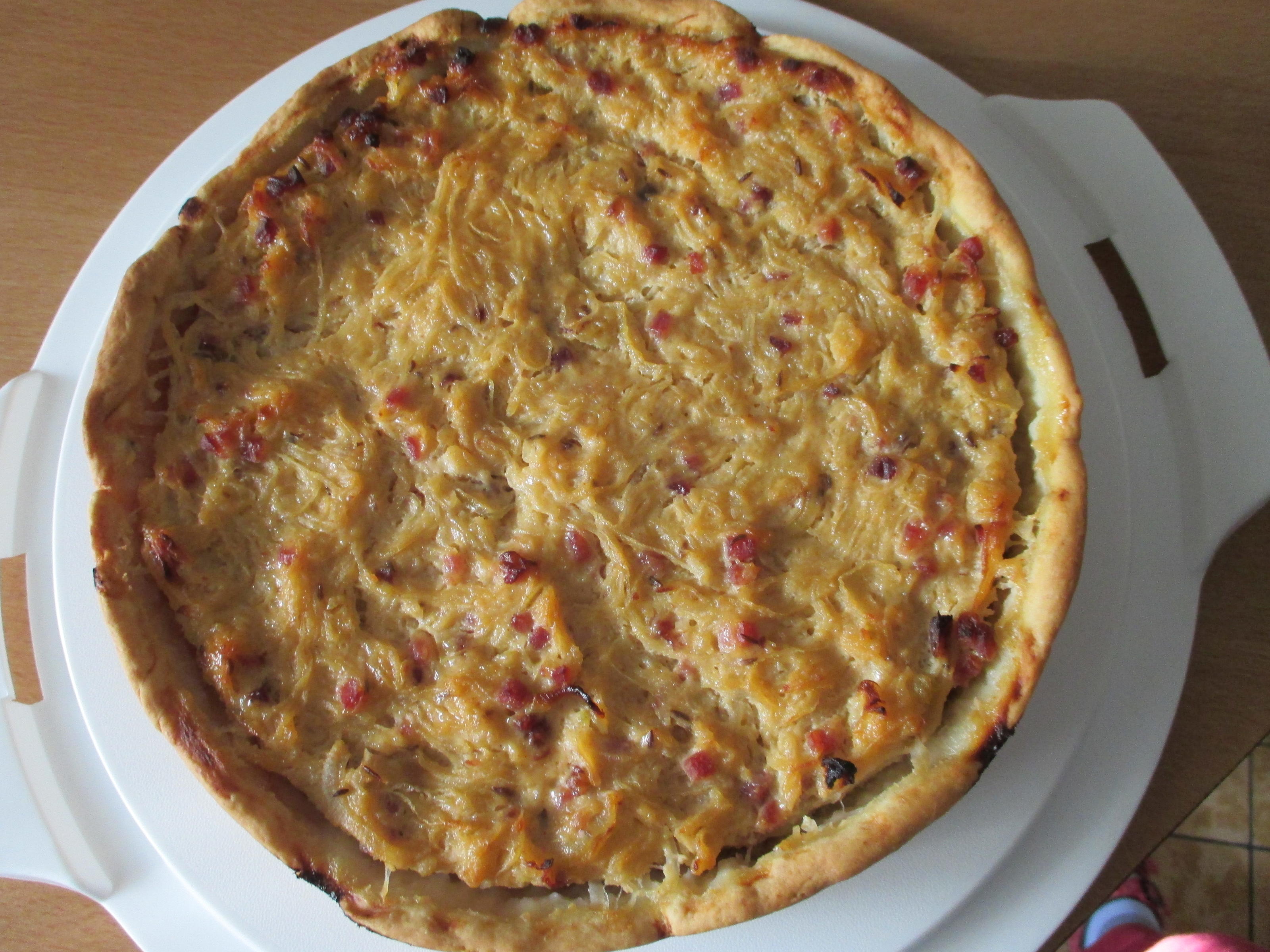 Bilder für Zwiebelkuchen mit Mehl und Trockenhefe - Rezept