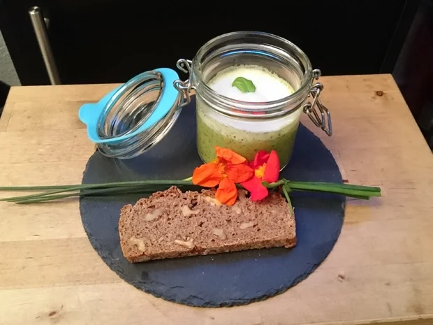 "Krüdderblubber" - Kräuterschaumsuppe und selbst gebackenes Brot - Rezept - Bild Nr. 1644