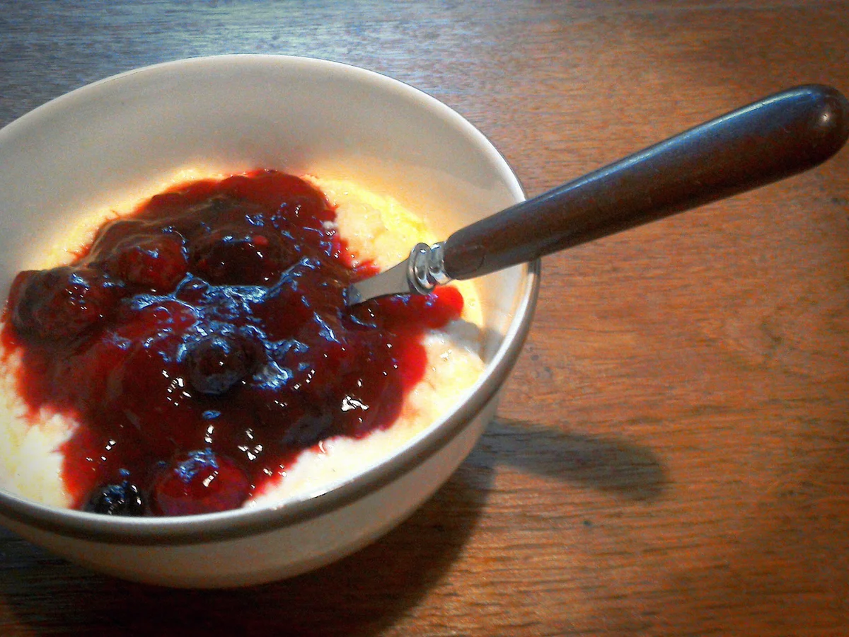 Rote Grütze mit Vanillepudding - Rezept - Bild Nr. 1648