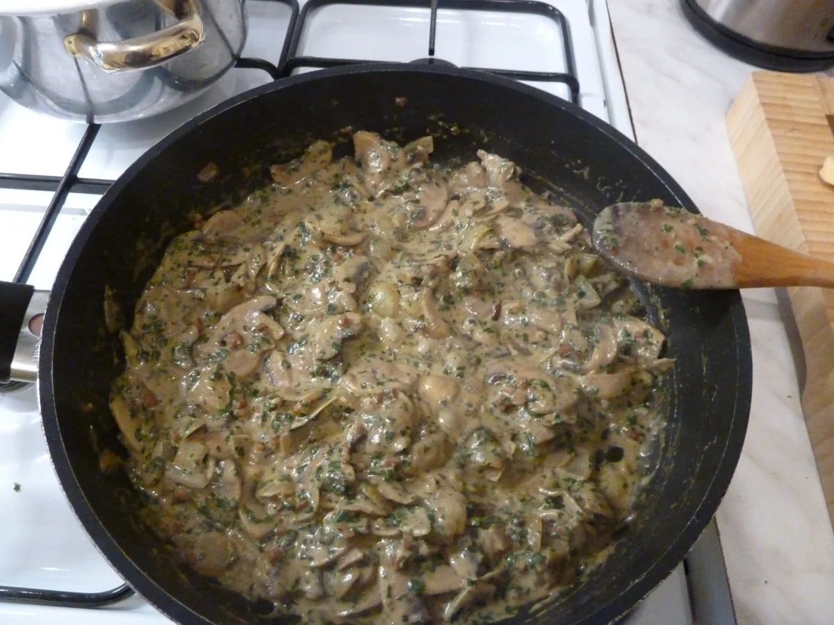 Rezept: Champignon-Sauce zu Spaghettis Bild Nr. 1655 Champignon-Sauce zu Spaghettis - Rezept - Bild Nr. 1655