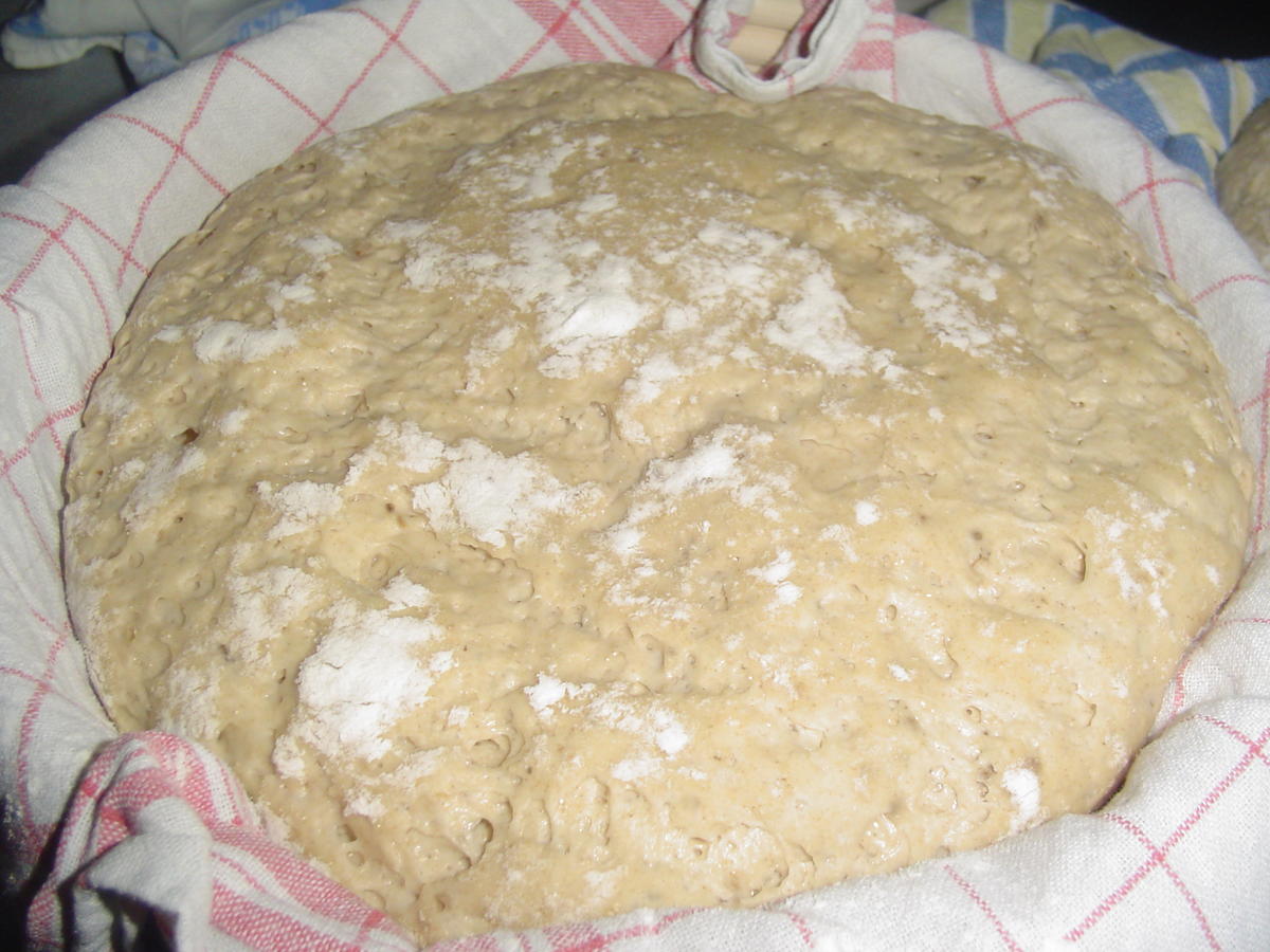 Leckeres Brot aus 700 gramm Sauerteig - Rezept - Bild Nr. 1677