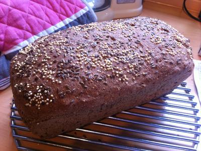 Rezept: Weizenvollwertbrot mit drei Saaten Bild Nr. 1680 Weizenvollwertbrot mit drei Saaten - Rezept - Bild Nr. 1680
