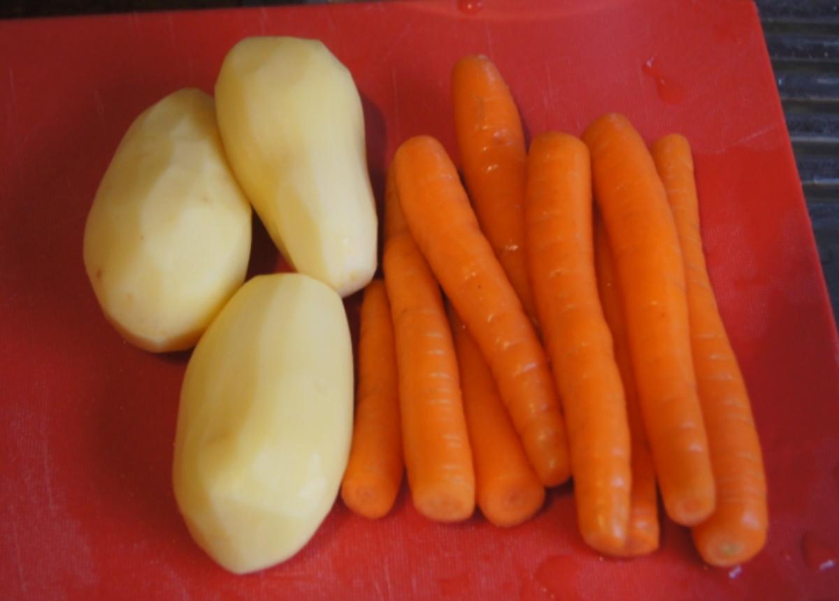 Kalbsschnitzel mit Karotten-Kartoffelstampf und Backofenkarotten - Rezept - Bild Nr. 1689