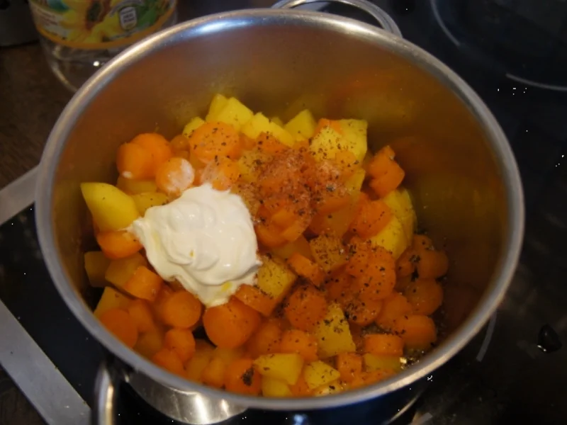 Kalbsschnitzel mit Karotten-Kartoffelstampf und Backofenkarotten - Rezept - Bild Nr. 1692