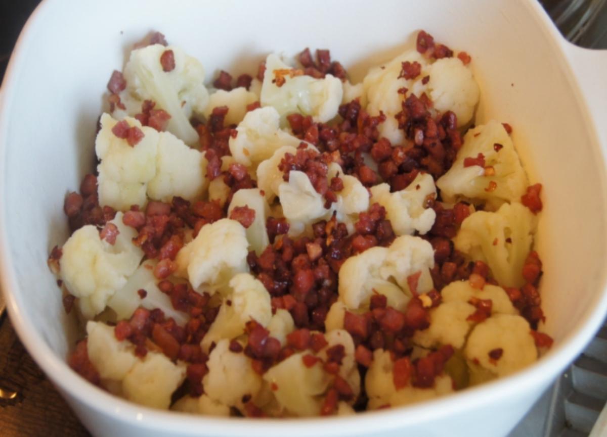 Paprikabuletten mit Sauce, Blumemkohlgratin und Kartoffelpilzen - Rezept - Bild Nr. 1729