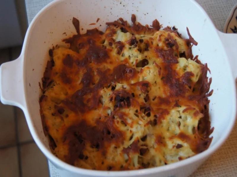 Rezept: Paprikabuletten mit Sauce, Blumemkohlgratin und Kartoffelpilzen Bild Nr. 1731 Paprikabuletten mit Sauce, Blumemkohlgratin und Kartoffelpilzen - Rezept - Bild Nr. 1731