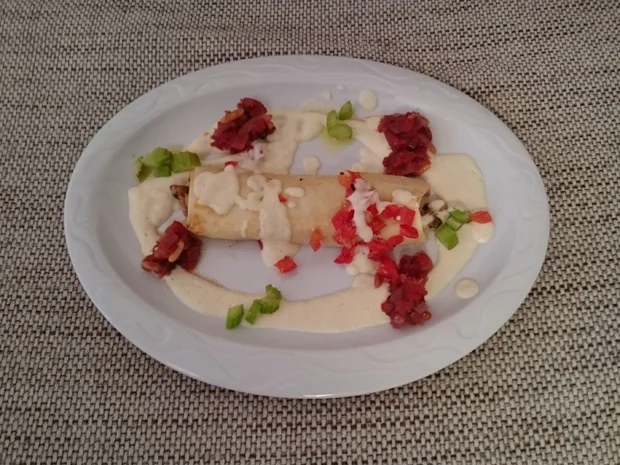 Edelpilz-Cannelloni mit Sellerieschaum und Tomaten-Pinienkern-Confit - Rezept - Bild Nr. 1739