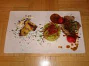 Rinderschmorbraten mit Erbsen-Minz-Püree und Ratatouille-Röllchen - Rezept - Bild Nr. 1739