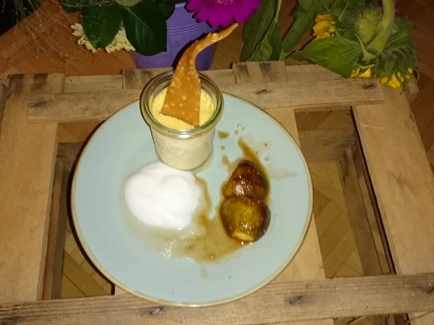 Orangen-Karamell-Crème mit Feigen und Holunderblüten-Espuma - Rezept - Bild Nr. 1739