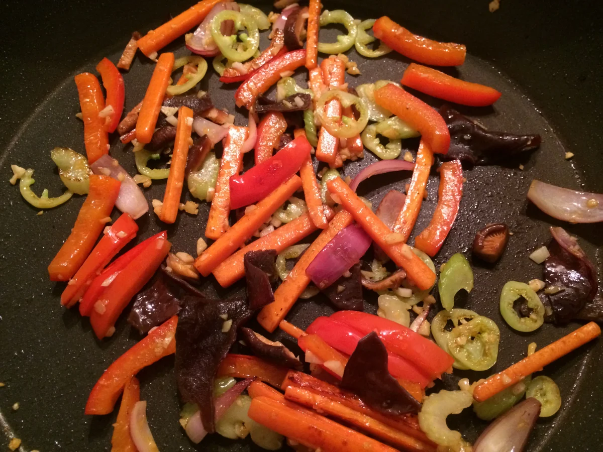 Rezept: Mein Ruck-Zuck-Reste-Bami-Goreng Bild Nr. 1759 Mein Ruck-Zuck-Reste-Bami-Goreng - Rezept - Bild Nr. 1759