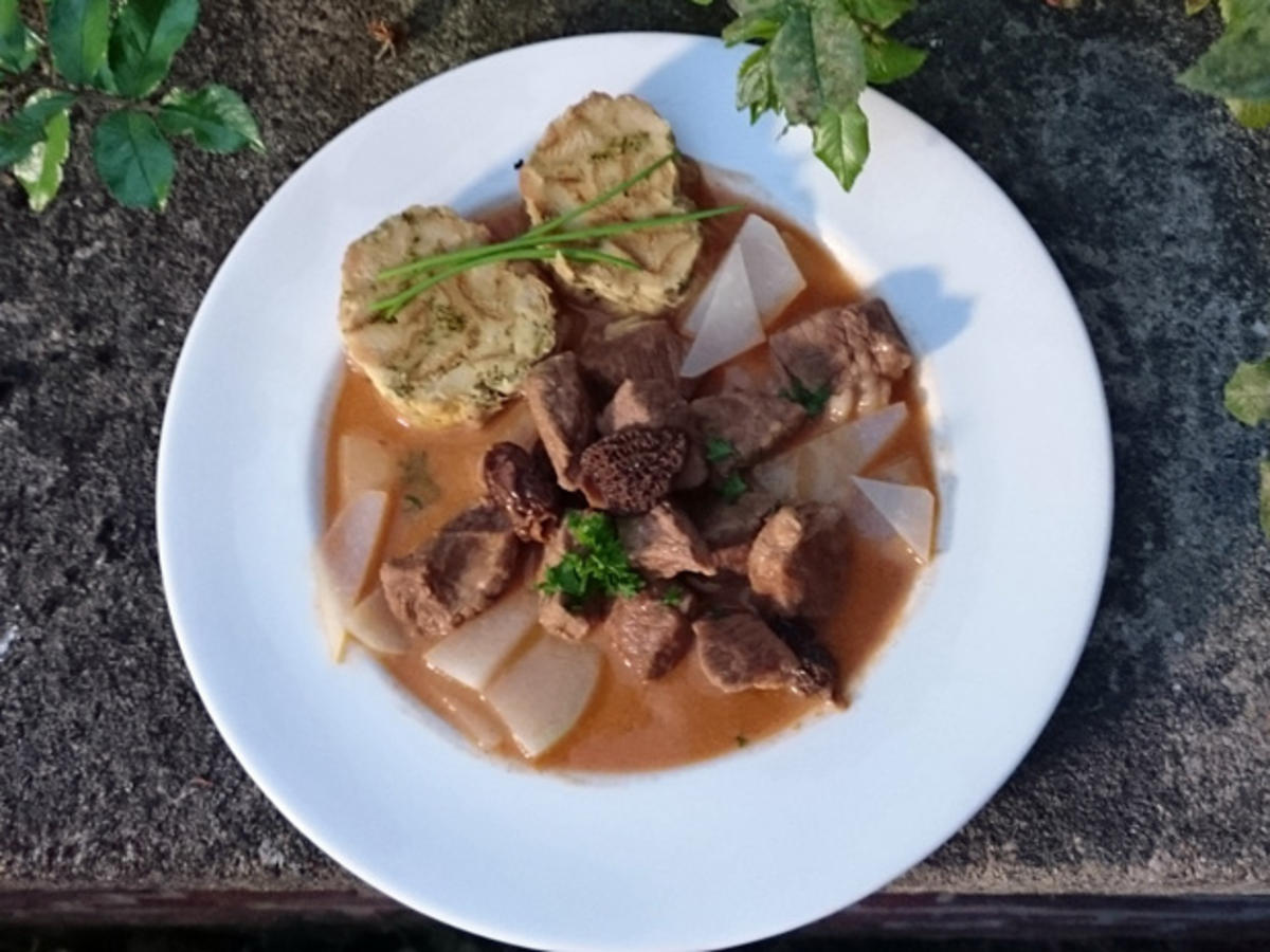 Bilder für Kalbsragout mit Morcheln und Palffyknödel - Rezept