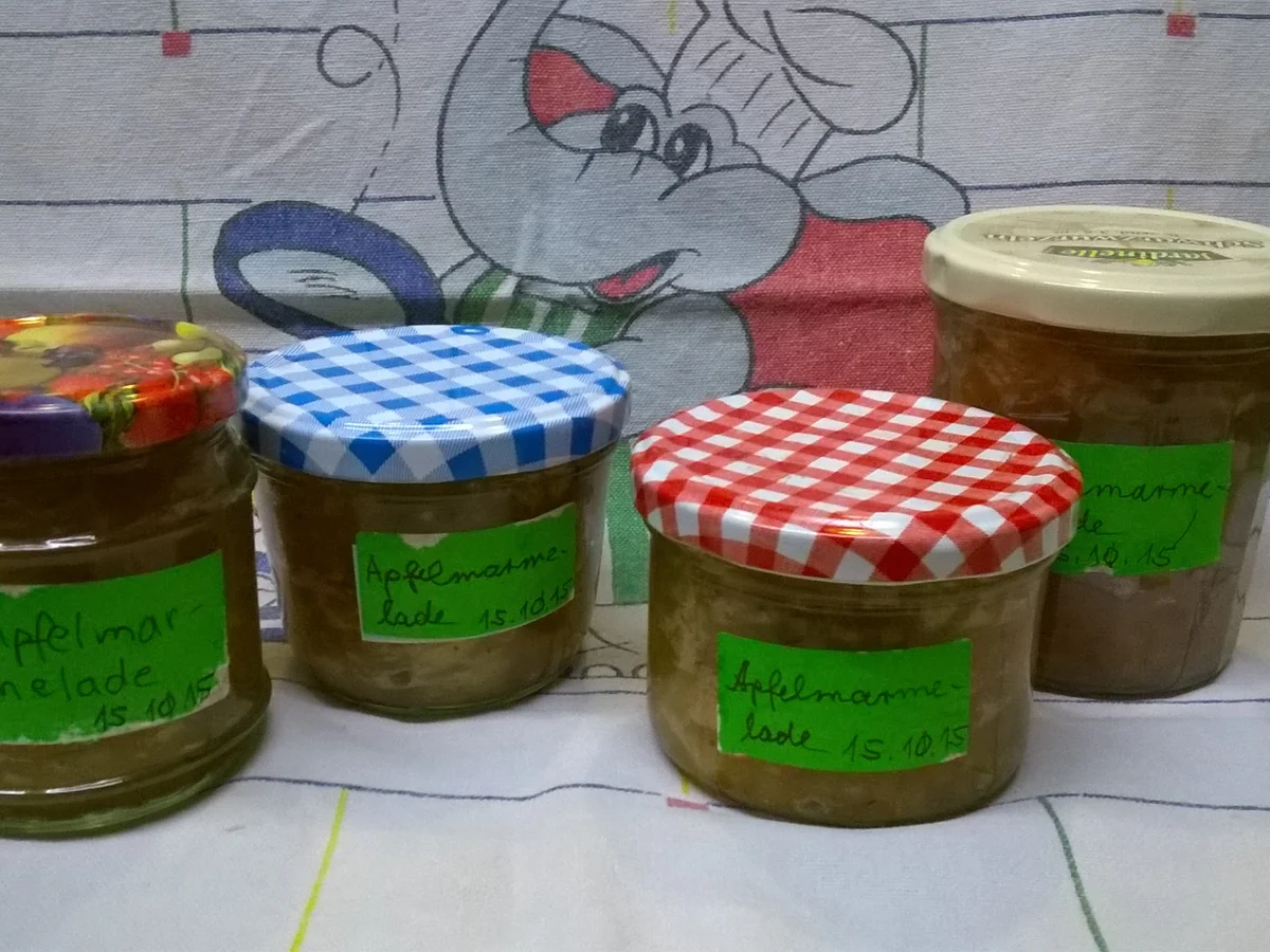 Apfelmarmelade mit Weißwein, Zimt und Thymian - Rezept - Bild Nr. 1830