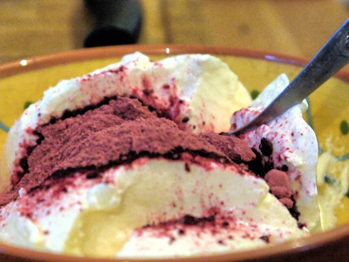 Rezept: Fruchtige Hackbällchen auf Blumenkohl-Kichererbsen-Pfanne mit Curry-Joghurt-Dipp Bild Nr. 1850 Fruchtige Hackbällchen auf Blumenkohl-Kichererbsen-Pfanne mit Curry-Joghurt-Dipp - Rezept - Bild Nr. 1850