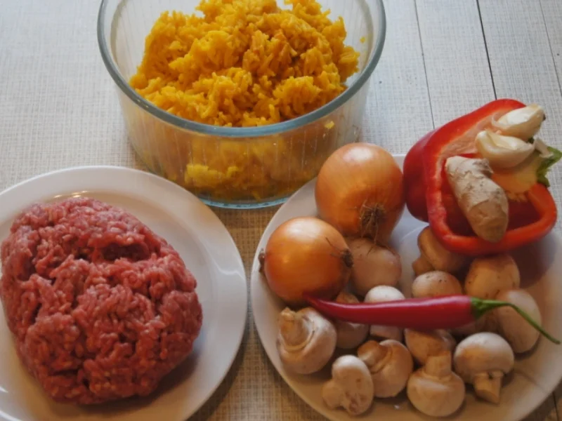 Mettbällchenwok mit Gemüse und gelber Reis - Rezept - Bild Nr. 1832