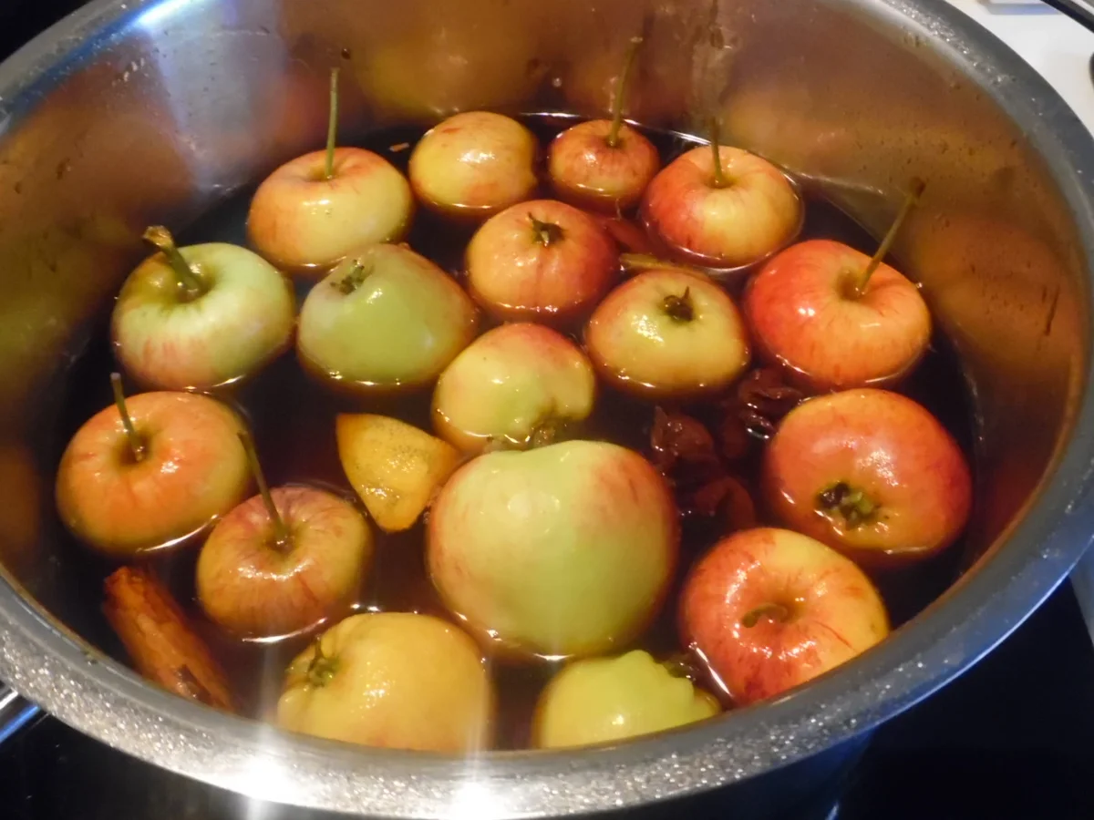 Mini-Äpfel in Calvados - Rezept - Bild Nr. 1832