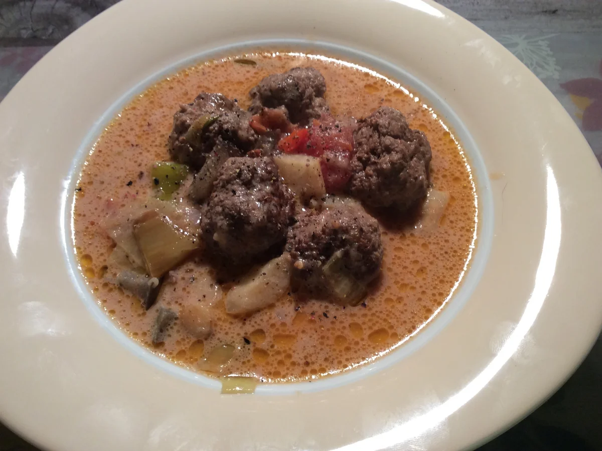 Hackbällchen mit scharfem Gemüse aus dem Ofen - Rezept - Bild Nr. 1843