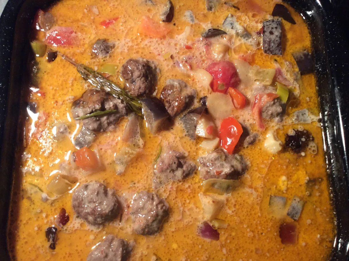 Hackbällchen mit scharfem Gemüse aus dem Ofen - Rezept - Bild Nr. 1844