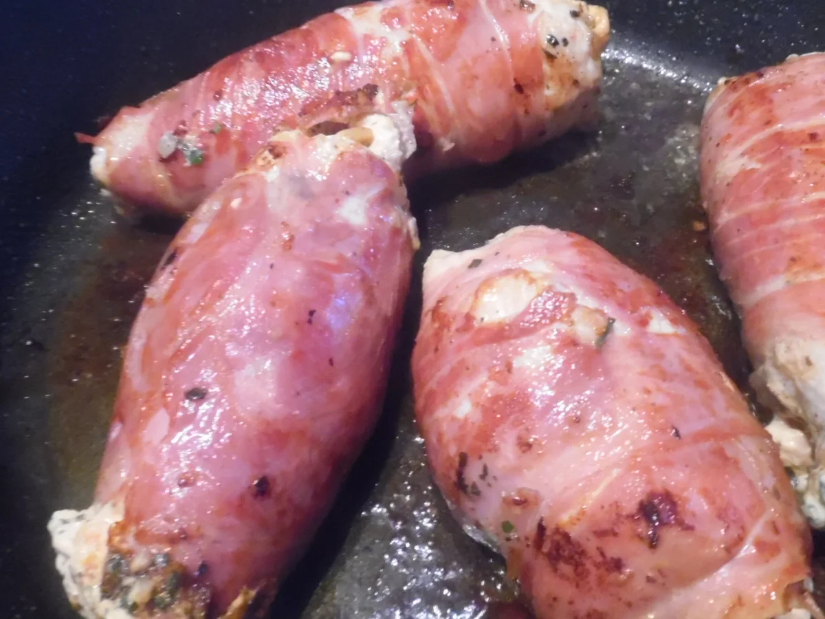 Rezept: Mediterran gefüllte Putenröllchen Bild Nr. 1876 Mediterran gefüllte Putenröllchen - Rezept - Bild Nr. 1876