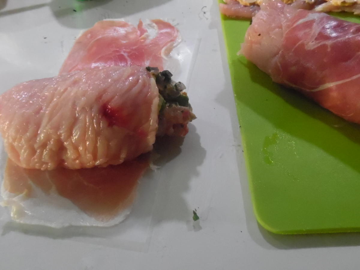 Mediterran gefüllte Putenröllchen - einfach - von barbara62 Mediterran gefüllte Putenröllchen - einfach - von barbara62