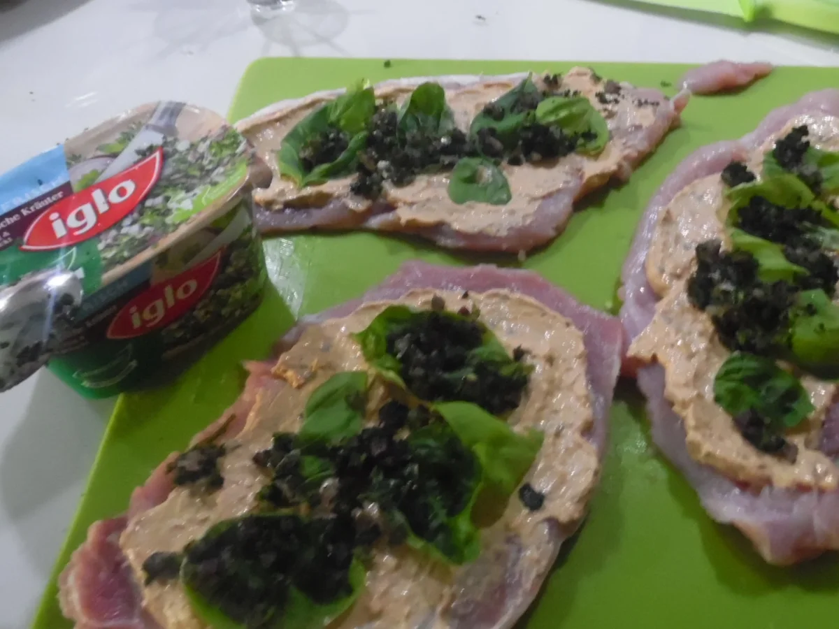 Rezept: Mediterran gefüllte Putenröllchen Bild Nr. 1879 Mediterran gefüllte Putenröllchen - Rezept - Bild Nr. 1879