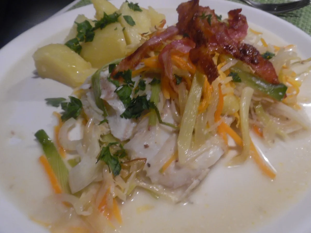 Rezept: Kabeljau-Filet unter Wurzelgemüse-Speck-Haube Bild Nr. 1875 Kabeljau-Filet unter Wurzelgemüse-Speck-Haube - Rezept - Bild Nr. 1875