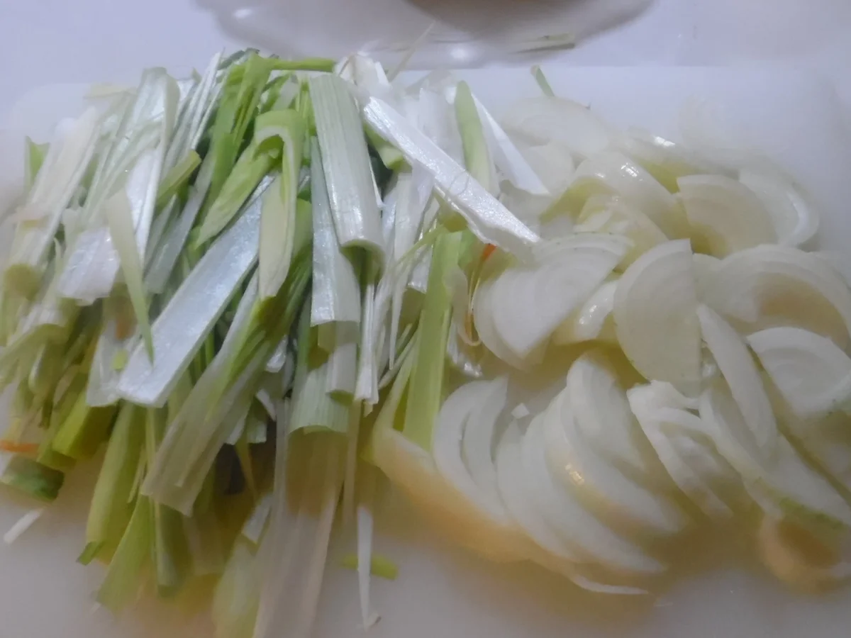 Rezept: Kabeljau-Filet unter Wurzelgemüse-Speck-Haube Bild Nr. 1880 Kabeljau-Filet unter Wurzelgemüse-Speck-Haube - Rezept - Bild Nr. 1880