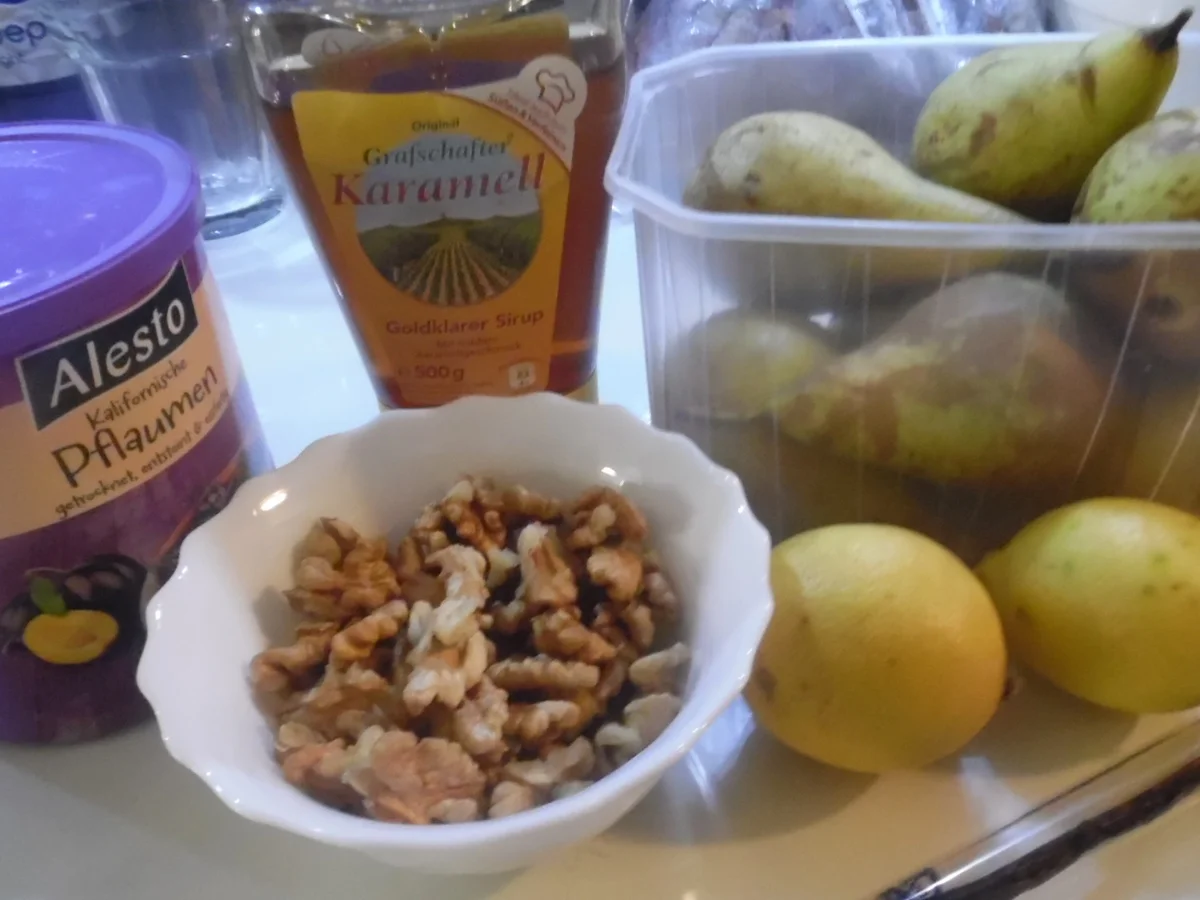 Schoko-Kuchen mit versunkenen Birnen - Rezept - Bild Nr. 1898