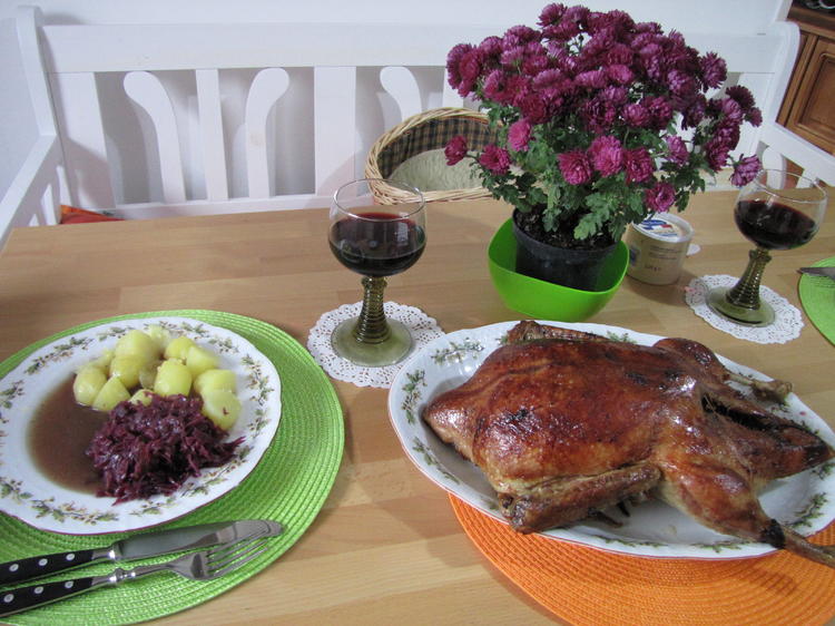 Entenbraten knusprig und herrlich zart - Rezept mit Bild - kochbar.de