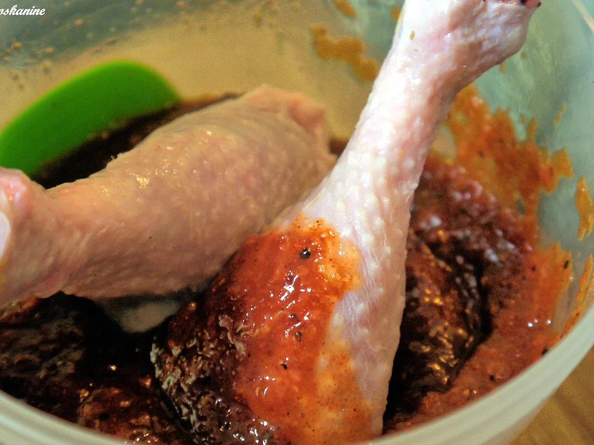 Marinierte Hähnchenunterschlegl mit Ofentomaten und Süßkartoffel-Sticks - Rezept - Bild Nr. 1909