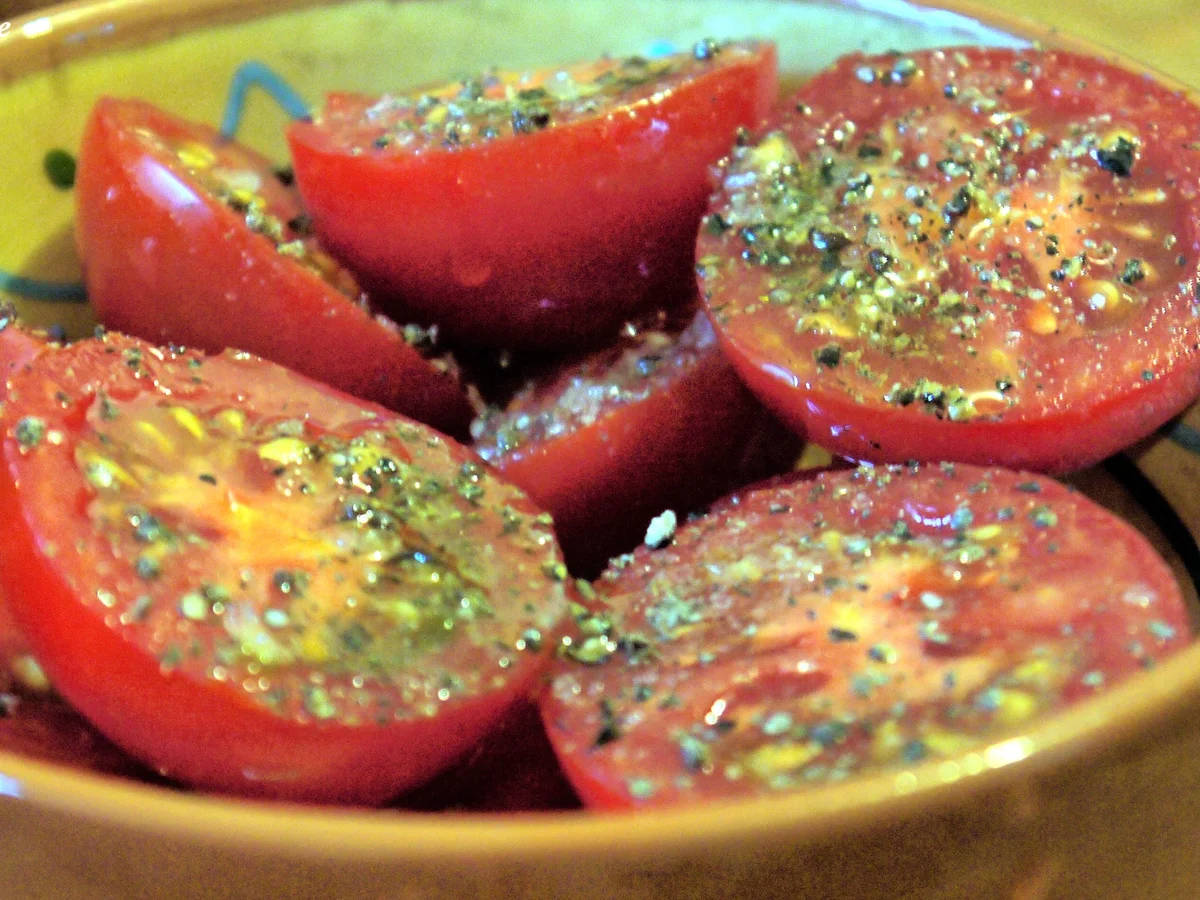 Marinierte Hähnchenunterschlegl mit Ofentomaten und Süßkartoffel-Sticks - Rezept - Bild Nr. 1913