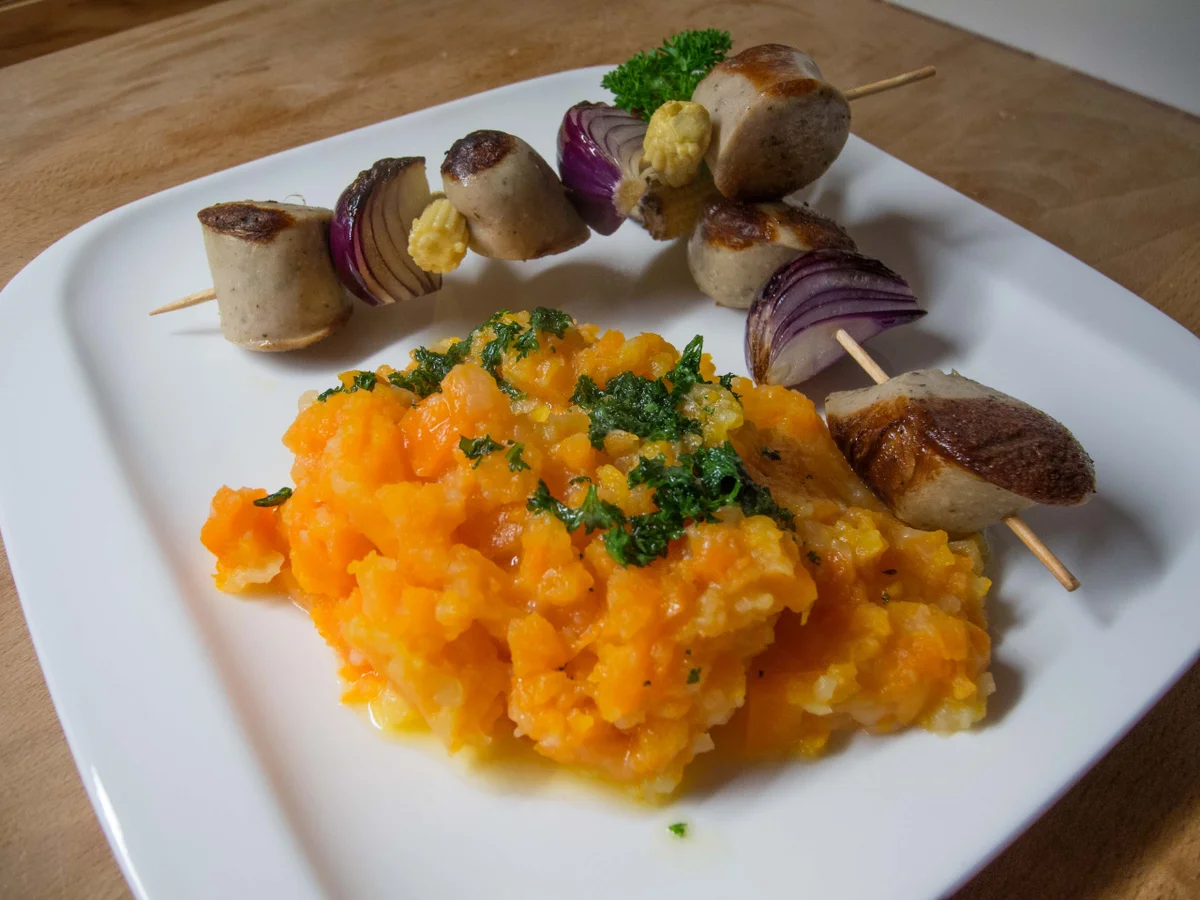 Rezept: Wurstspieße mit KaKa-Stampf Bild Nr. 1913 Wurstspieße mit KaKa-Stampf - Rezept - Bild Nr. 1913