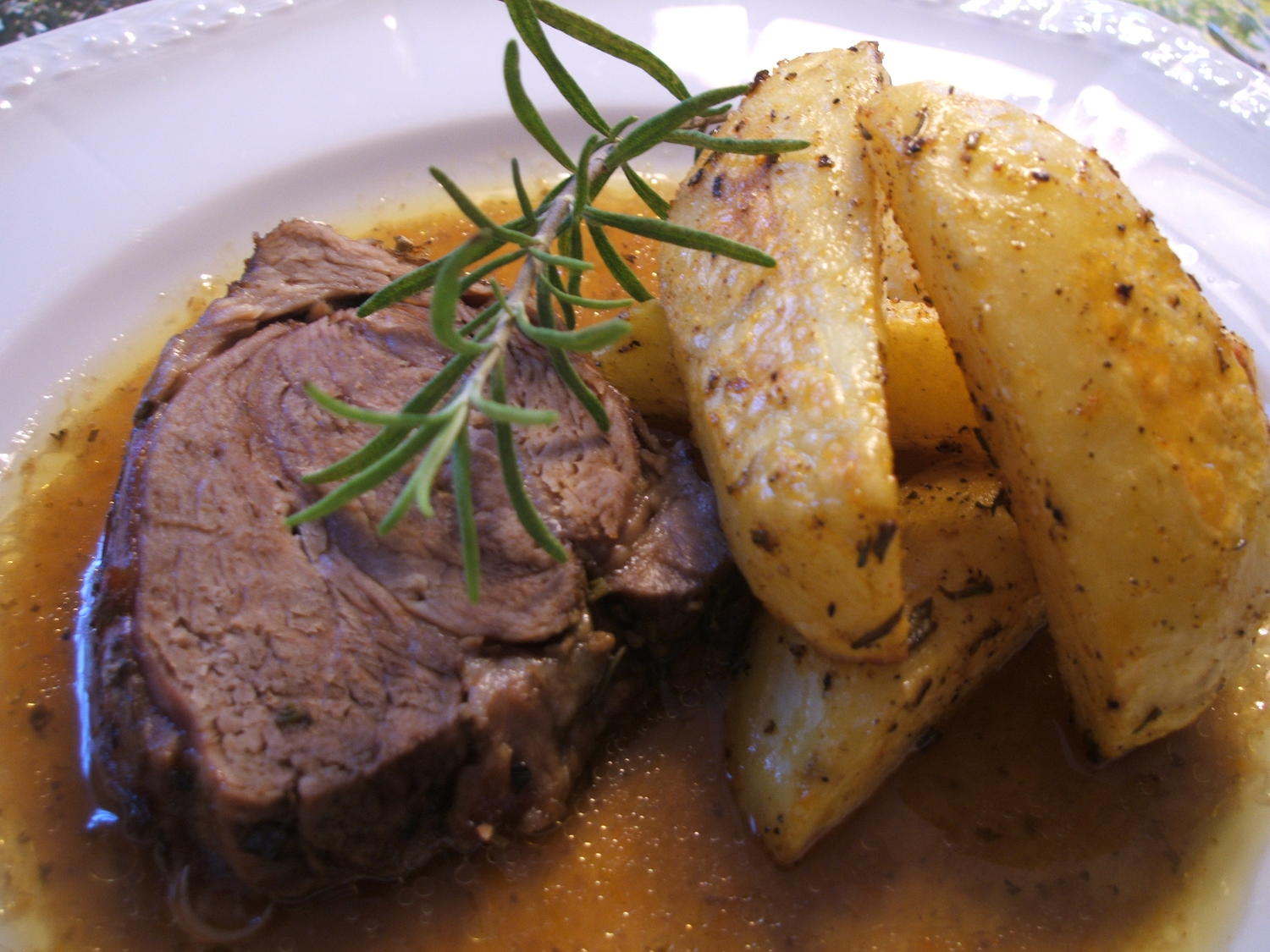 Fleisch: Lammkeule in Kaki-Knoblauch-Soße - Rezept - kochbar.de