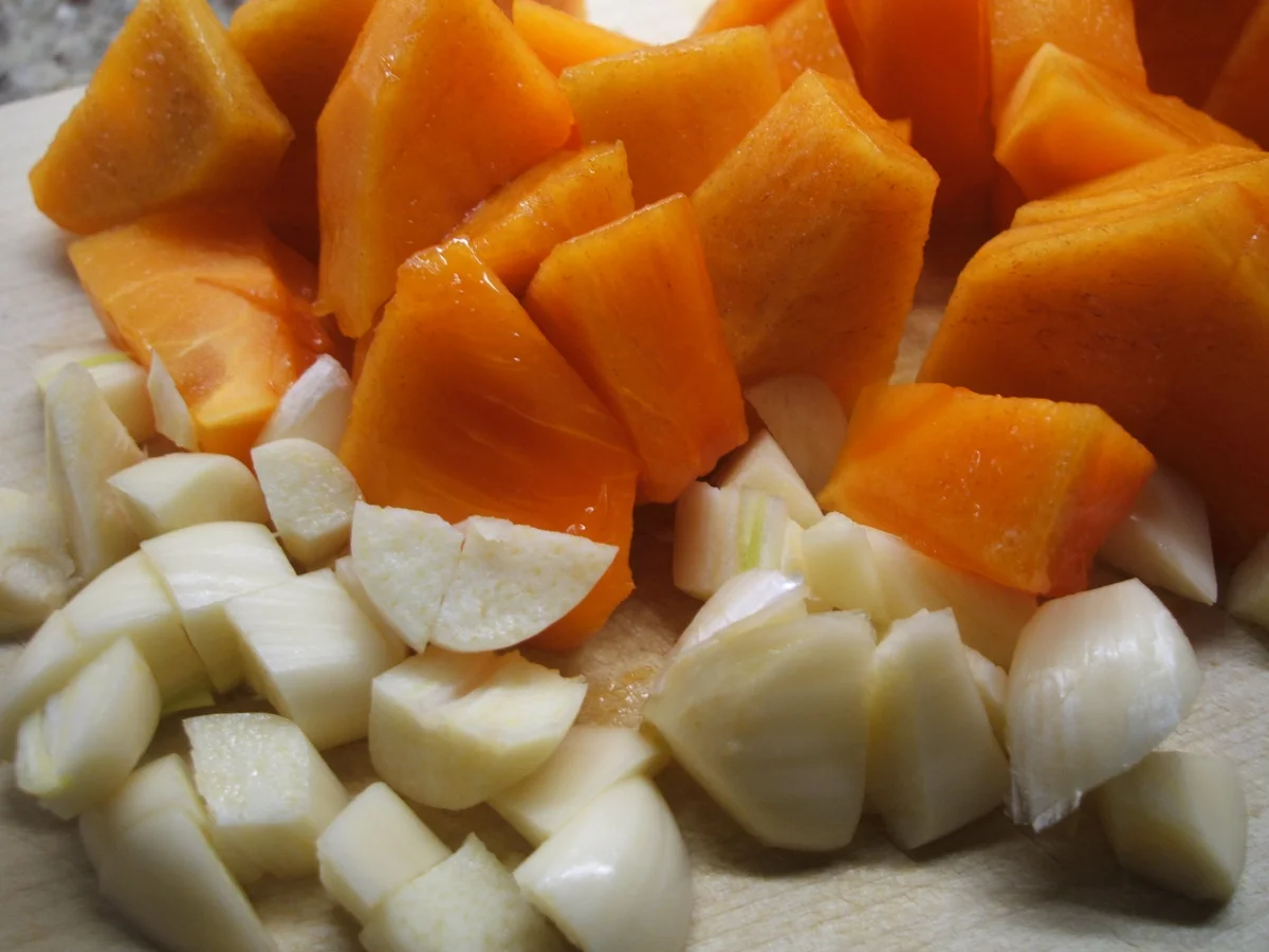 Fleisch: Lammkeule in Kaki-Knoblauch-Soße - Rezept - Bild Nr. 1905