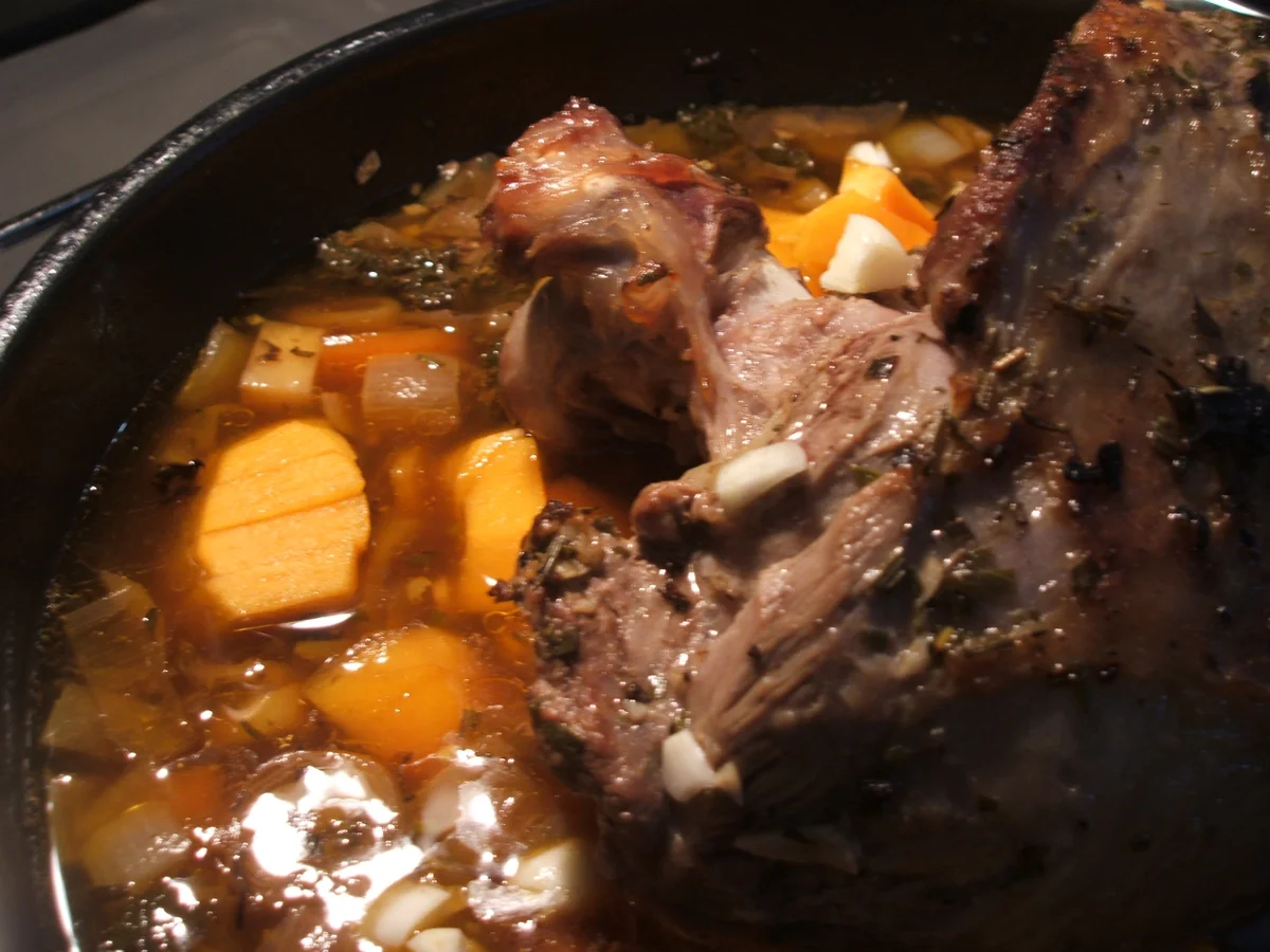 Fleisch: Lammkeule in Kaki-Knoblauch-Soße - Rezept - Bild Nr. 1906