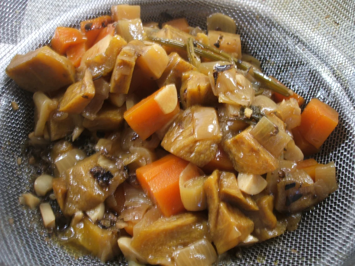 Fleisch: Lammkeule in Kaki-Knoblauch-Soße - Rezept - Bild Nr. 1907