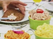 Brotaufstrich mal anders: Butter-Eier-, Tomaten-Frischkäse- und Avocado-Aufstrich - Rezept - Bild Nr. 1900