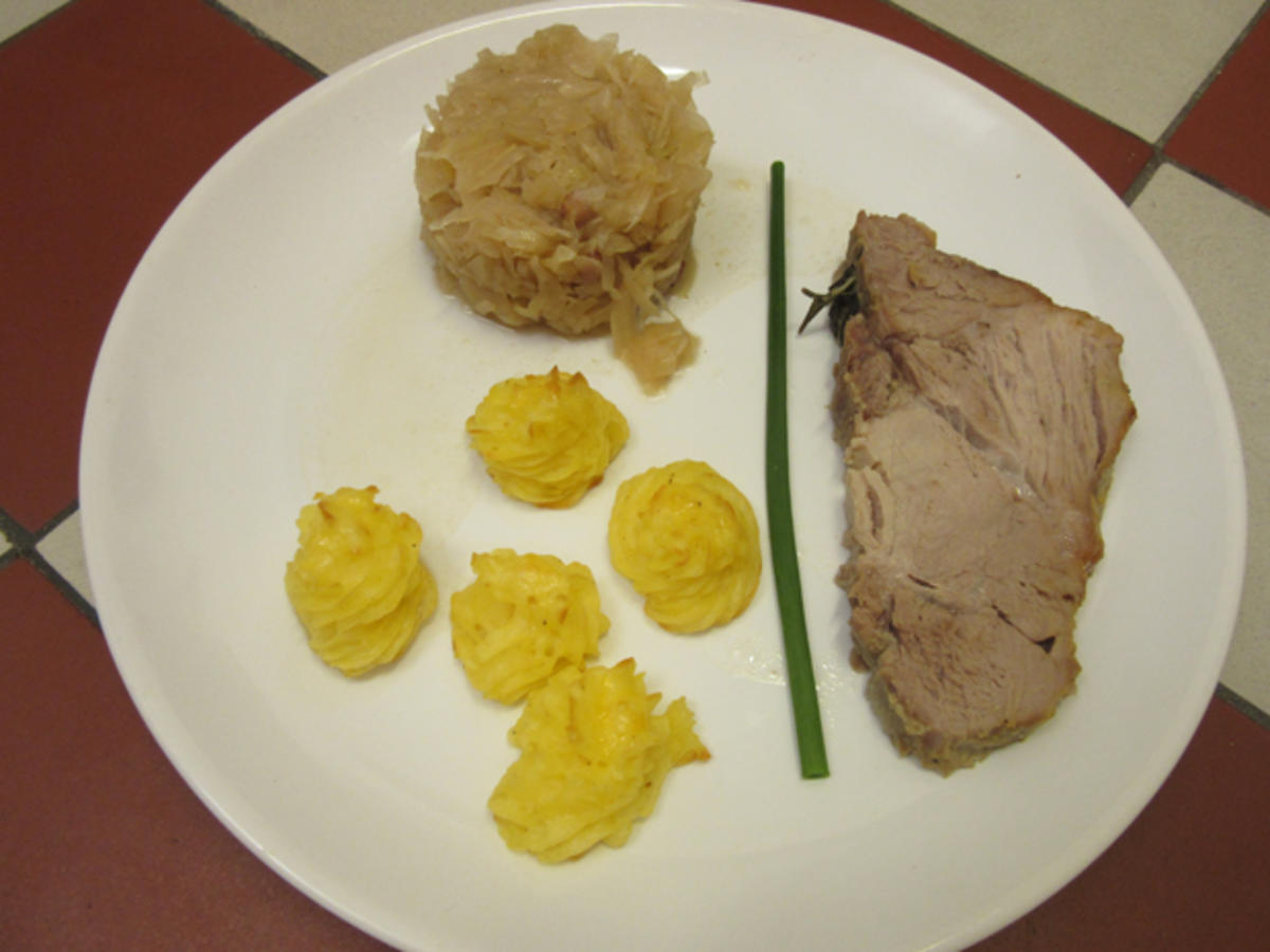 Bilder für Rosmarin-Honig-Senf-Braten mit Furzkraut und Herzoginnen Kartoffeln - Rezept