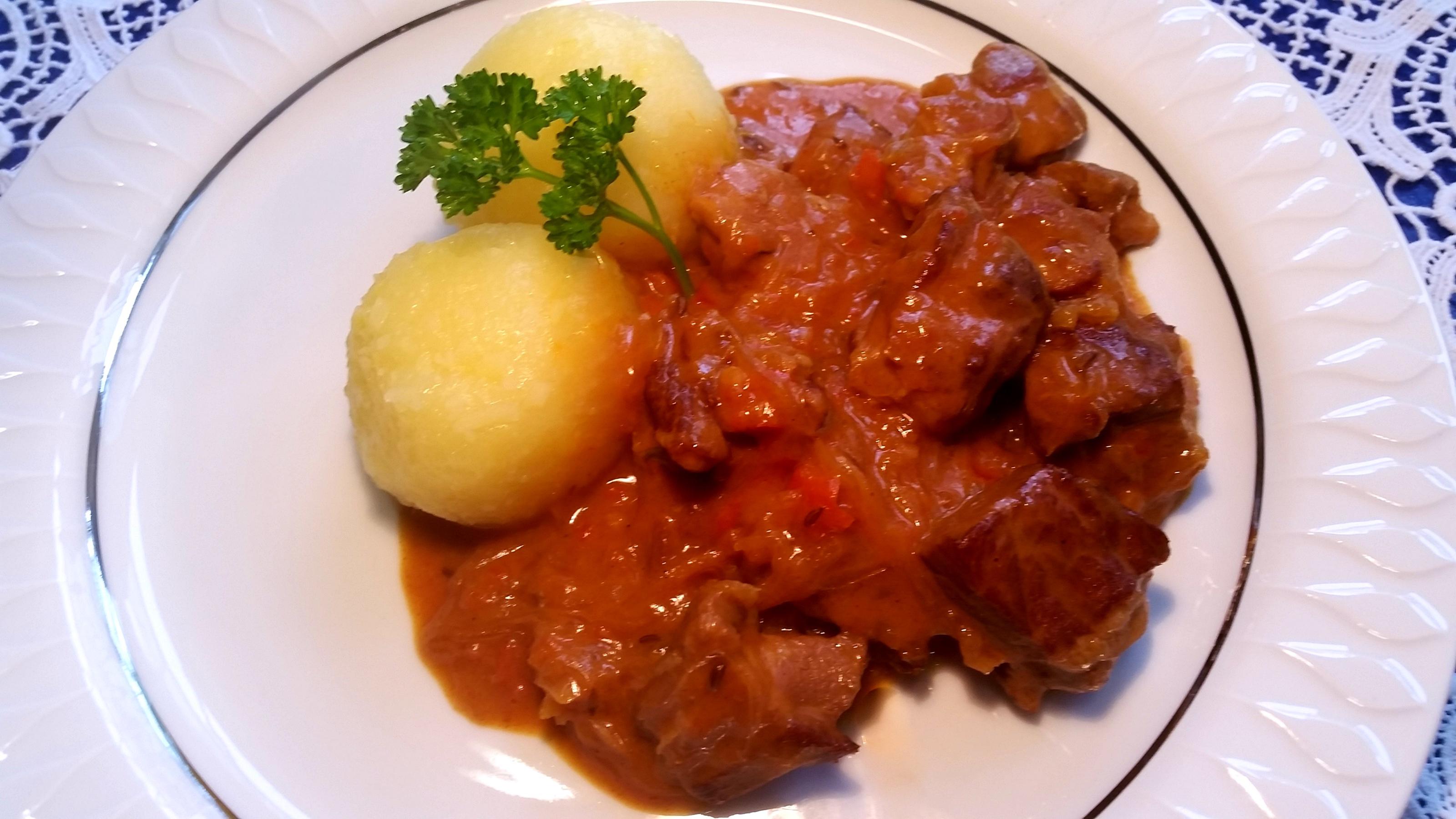 Bilder für Gulasch nach Szegediner-Art ... - Rezept