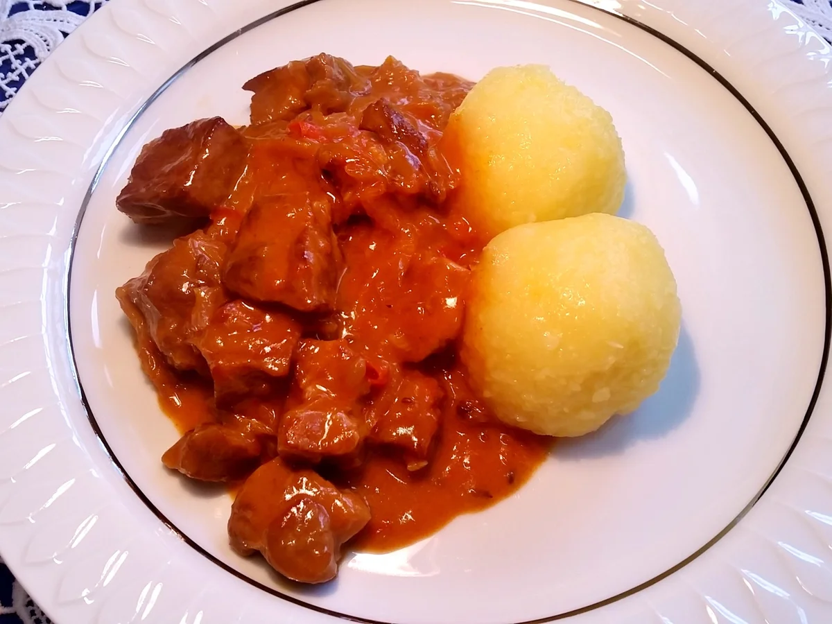 Gulasch nach Szegediner-Art ... - Rezept - Bild Nr. 1942