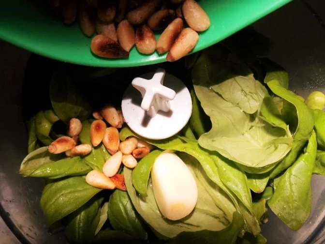 Rezept: Spaghetti mit Basilikum-Grana-Padano-Soße und knuspriges Hähnchenfilet Bild Nr. 1910 Spaghetti mit Basilikum-Grana-Padano-Soße und knuspriges Hähnchenfilet - Rezept - Bild Nr. 1910