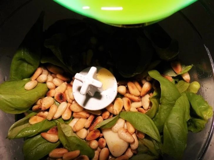 Rezept: Spaghetti mit Basilikum-Grana-Padano-Soße und knuspriges Hähnchenfilet Bild Nr. 1911 Spaghetti mit Basilikum-Grana-Padano-Soße und knuspriges Hähnchenfilet - Rezept - Bild Nr. 1911