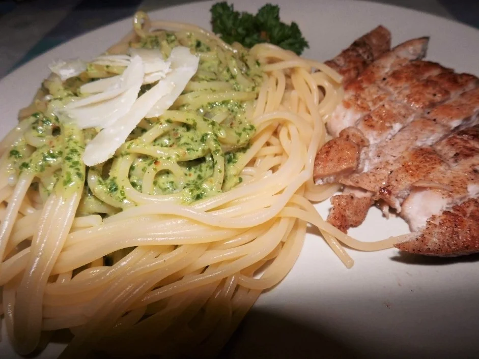 Rezept: Spaghetti mit Basilikum-Grana-Padano-Soße und knuspriges Hähnchenfilet Bild Nr. 1920 Spaghetti mit Basilikum-Grana-Padano-Soße und knuspriges Hähnchenfilet - Rezept - Bild Nr. 1920