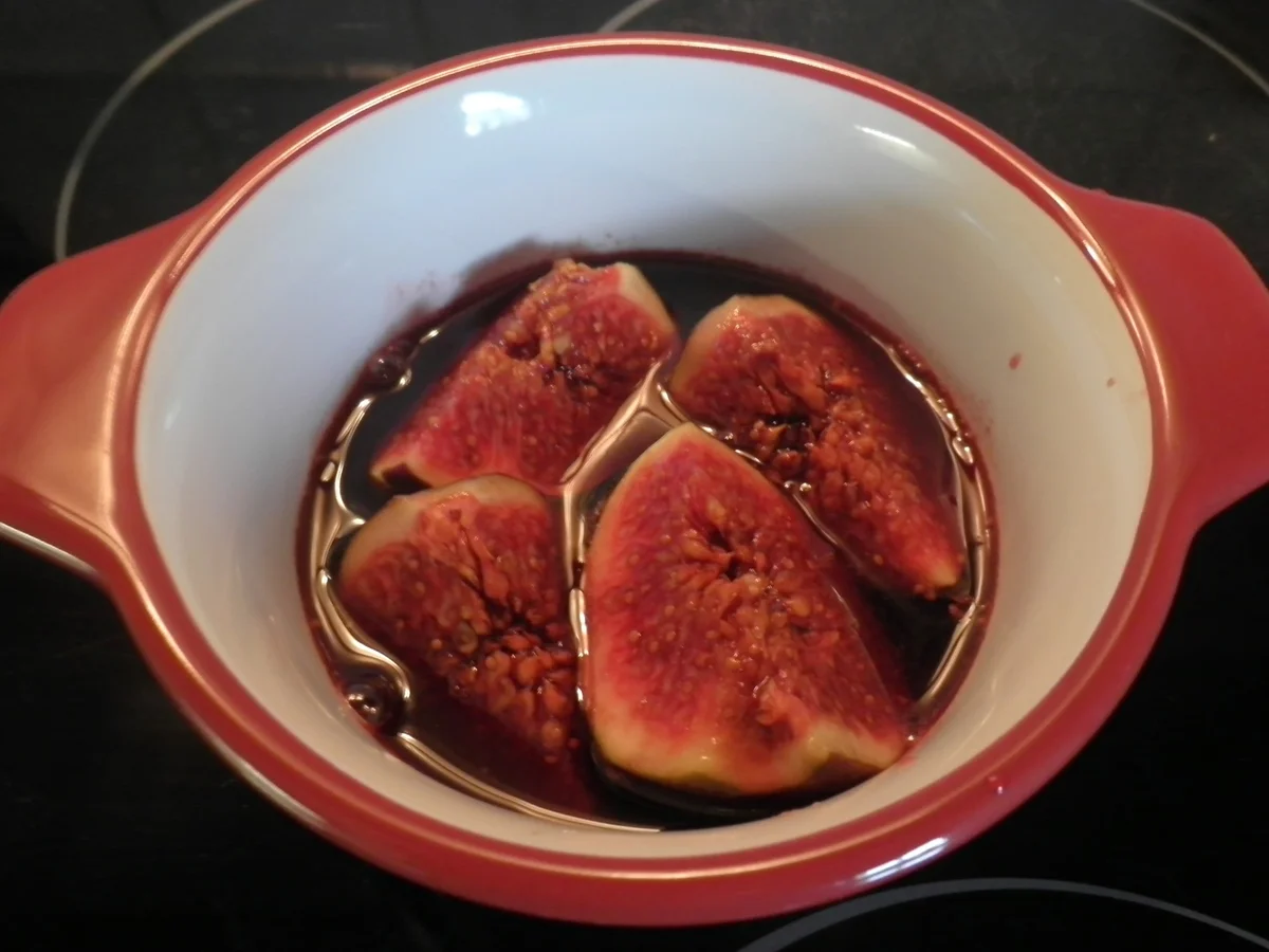Rotwein - Pudding mit Feigen ... - Rezept - Bild Nr. 1928