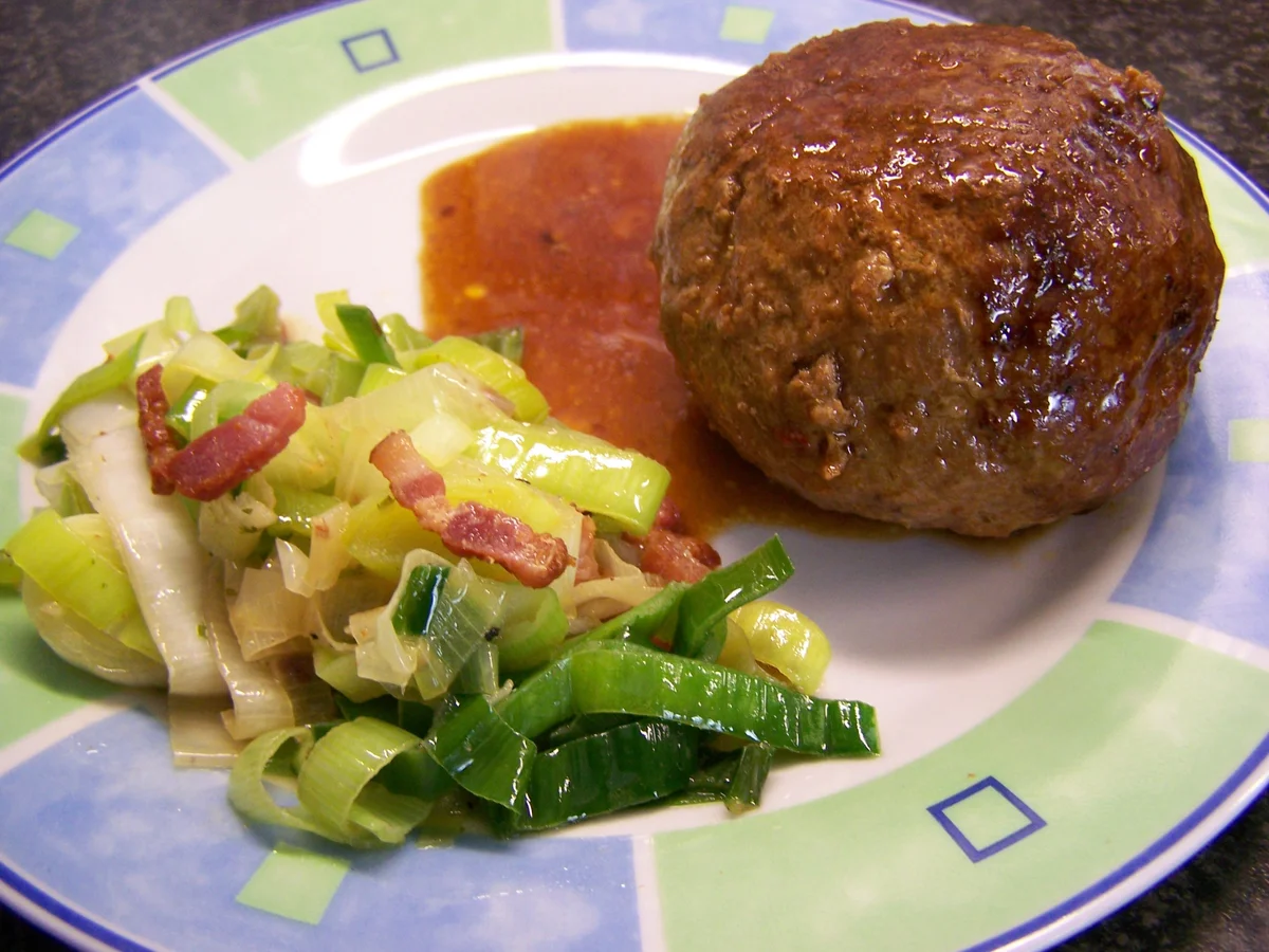 Rezept: Gehaktbal mit einer leckeren Überraschung im "Kern" Bild Nr. 1933 Gehaktbal mit einer leckeren Überraschung im "Kern" - Rezept - Bild Nr. 1933