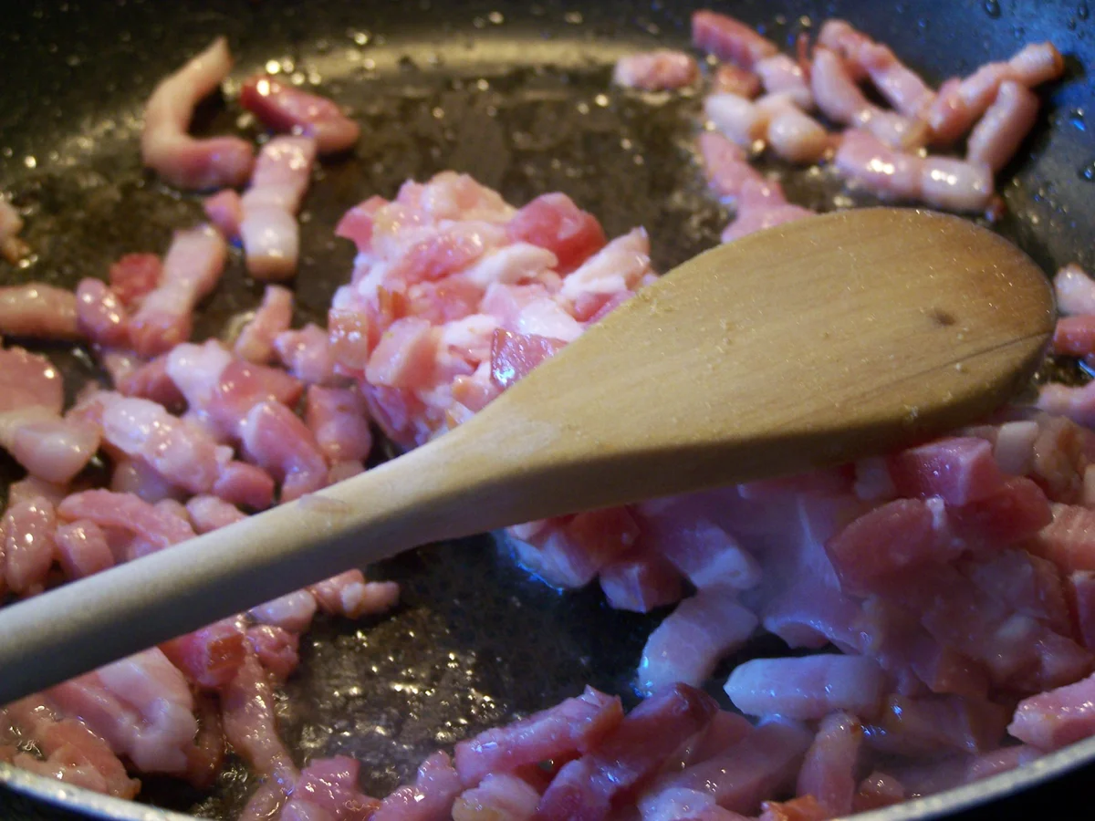 Rezept: Gehaktbal mit einer leckeren Überraschung im "Kern" Bild Nr. 1946 Gehaktbal mit einer leckeren Überraschung im "Kern" - Rezept - Bild Nr. 1946