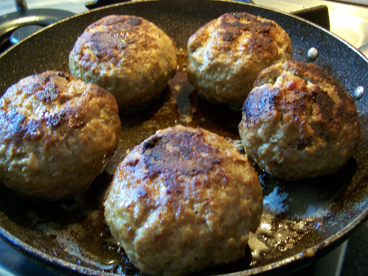 Rezept: Gehaktbal mit einer leckeren Überraschung im "Kern" Bild Nr. 1953 Gehaktbal mit einer leckeren Überraschung im "Kern" - Rezept - Bild Nr. 1953