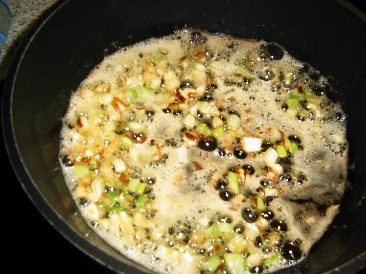 Spitzpaprika gefüllt mit Nudeln und Salami - Rezept - Bild Nr. 1948